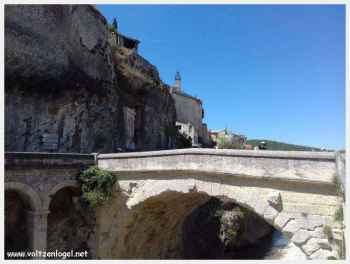 Vaison-la-Romaine : Quartier des Teinturiers, passé artisanal et bâtisses restaurées