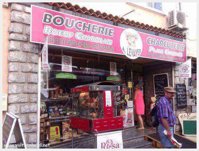 Canoë dans les Gorges de l'Ardèche à Vallon Pont d'Arc