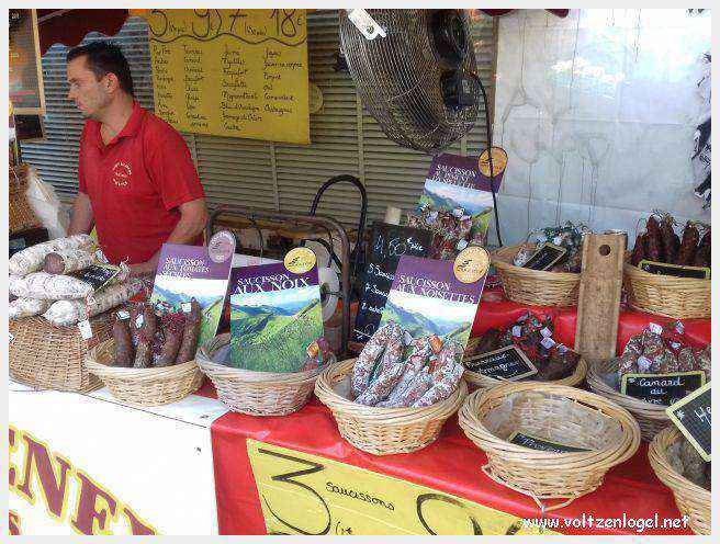 Canoë dans les Gorges de l'Ardèche à Vallon Pont d'Arc
