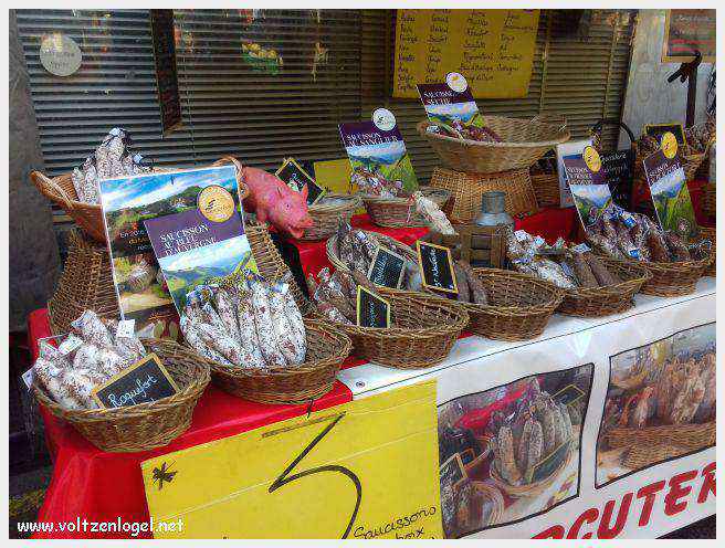 Canoë dans les Gorges de l'Ardèche à Vallon Pont d'Arc