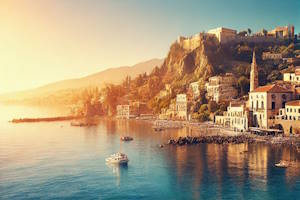 Baie de Giardini Naxos en Sicile, paysage méditerranéen