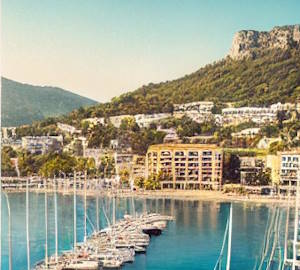 Port d'Andratx à Majorque et ses amandiers fleuris