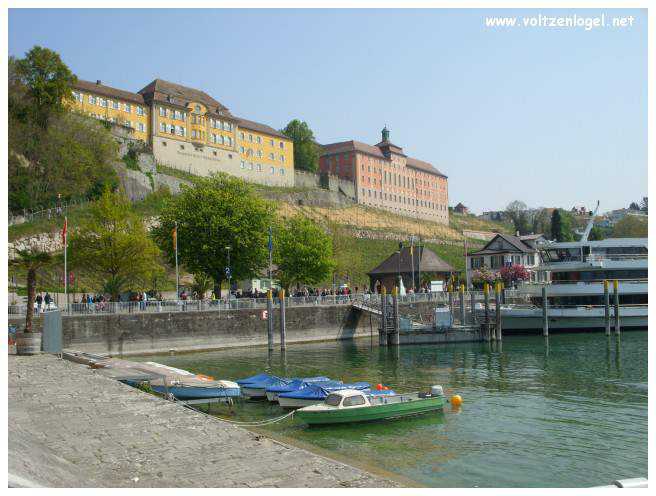 Vue panoramique du Lac de Constance et des Alpes.