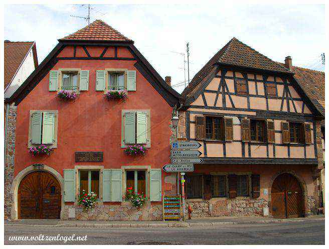 Marché de Noël traditionnel dans le village d'Andlau