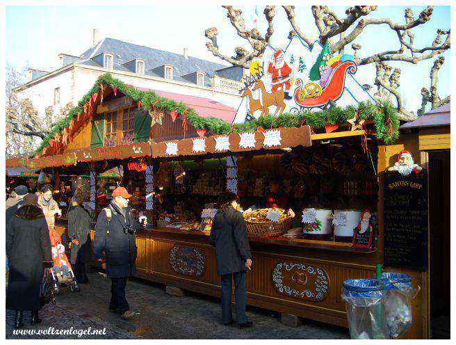 Délices alsaciens et vin chaud sur les marchés de Noël.