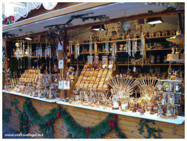 Marché de Noël sur la Place Kléber, Strasbourg : Féerie des illuminations.