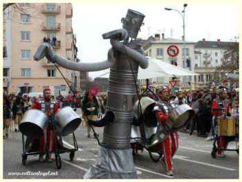 Carnaval Strasbourg, fête colorée animant les rues alsaciennes