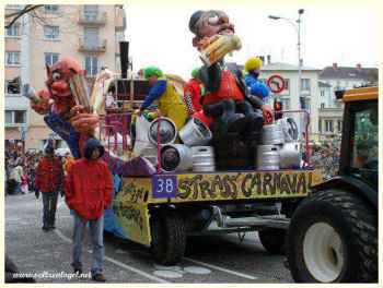 Strass'Carnaval ; Char insolite à strasbourg
