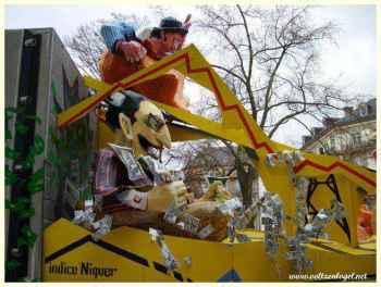 Costumes exubérants, charme visuel du Carnaval strasbourgeois