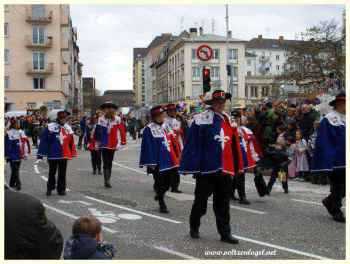 Le Carnaval de Strasbourg. Cavalcade festive avec fanfares et chars