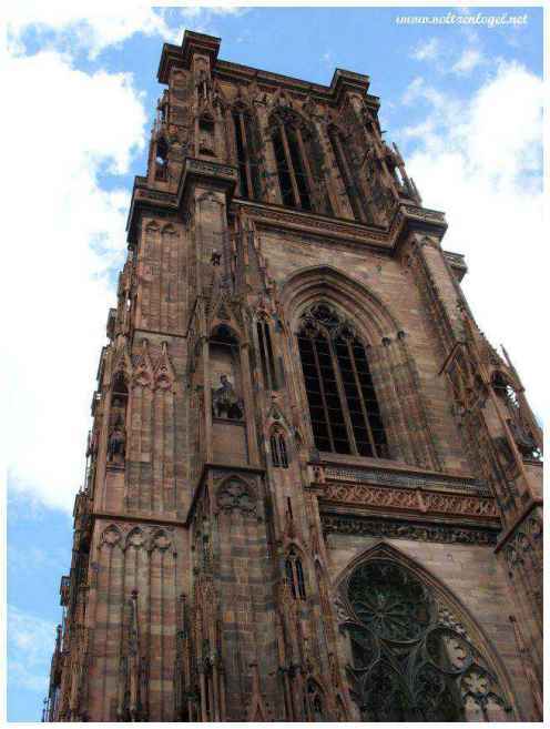 La cathédrale gothique de Strasbourg est l'une des plus haute au monde