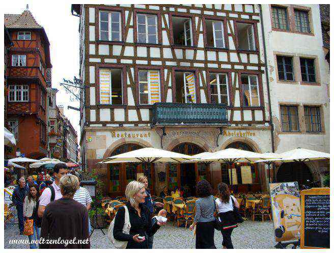 Flâner au centre ville de Strasboug ; Strasbourg une ville chargée d'histoire
