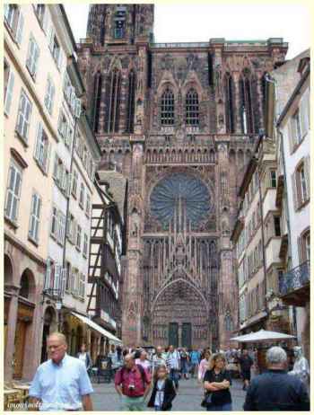 La cathédrale Notre-Dame de Strasbourg ; La cathédrale en grès des Vosges