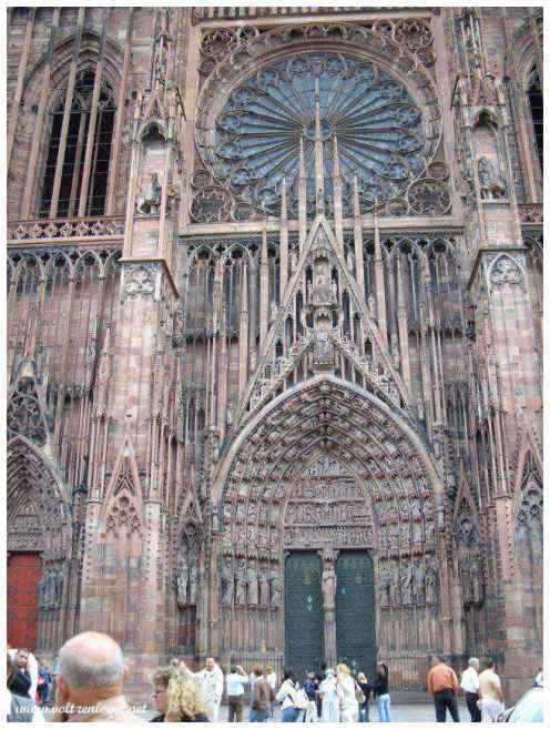 La grande rosace de la Cathédrale Notre-Dame de Strasbourg