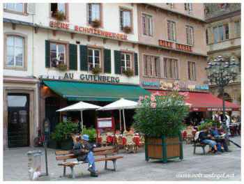 Restaurant Aux Armes de Strasbourg ; L'historique Place Gutenberg à Strasbourg