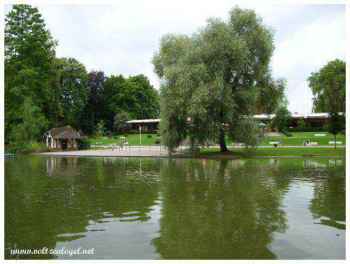 Lac et espace de loisirs à l'Orangerie