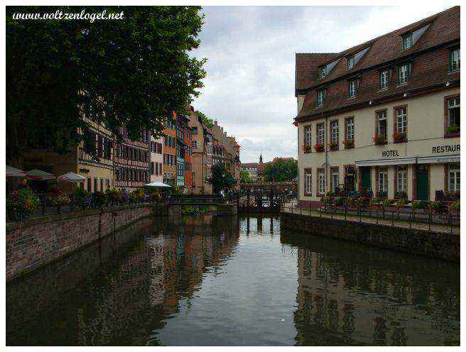 Les belles maisons place Benjamin Zix à Strasbourg ; L'écluse place Benjamin Zix