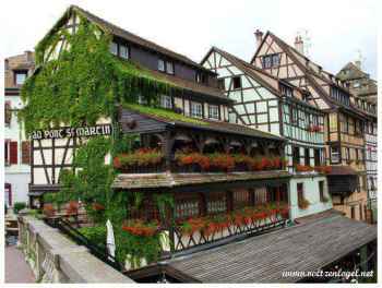 Le restaurant Au Pont Saint Martin ; Maison Alsacienne unique à Strasbourg en Alsace