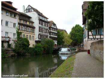 Bateau Batorama ; le pont tournant ; La Petite France à Strasbourg
