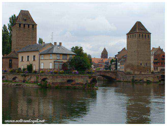 Quartier des ponts couverts de Strasbourg ; Deux tours du système de fortification 