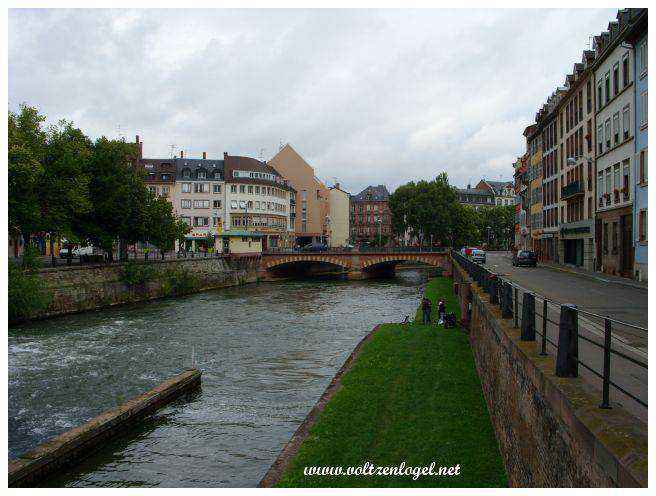 Vue aérienne du Barrage Vauban et de la cathédrale de Strasbourg