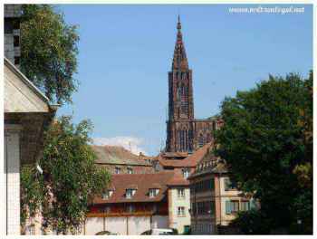 Le Barrage Vauban ; la Cathédrale de Strasbourg en Alsace