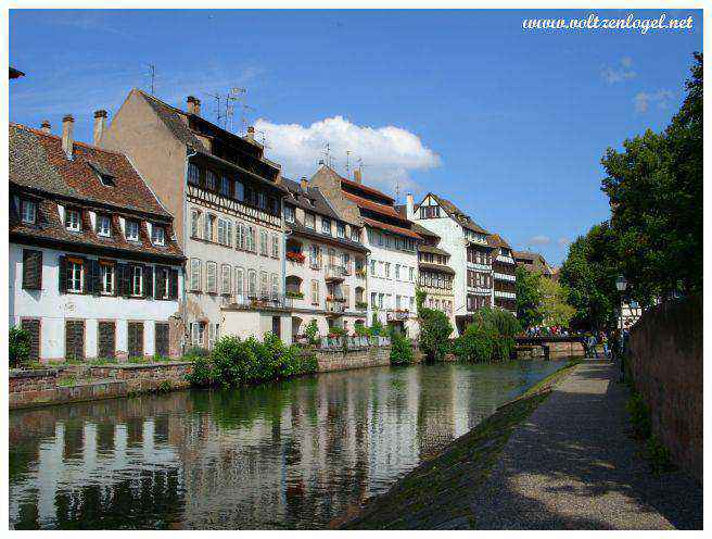 Maisons à colombages le long des canaux