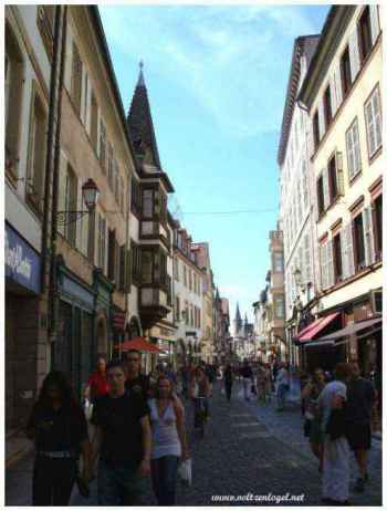 Shopping dans la Grand'Rue à Strasbourg