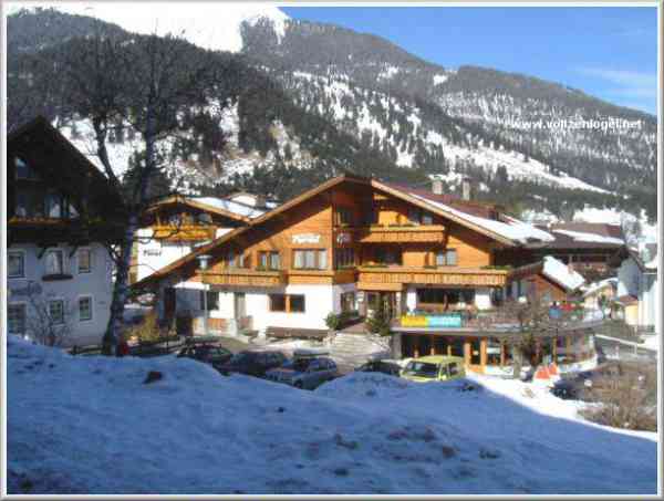 skier village de Lermoos en Autriche