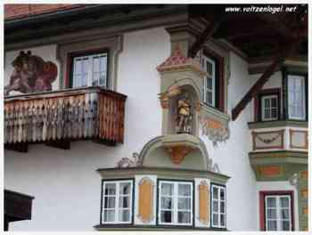 Seefeld au Tyrol. La façade typique de l'hotel Elite à Seefeld en Autriche