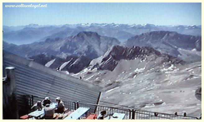Die Tiroler Zugspitz-Arena. Le glacier de la Zugspitze, le massif Alpin du Wetterstein
