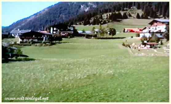 Village alpin de Berwang, les montagnes tyroliennes à Berwang