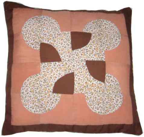 Modèle de patchwork avec divers tissus colorés